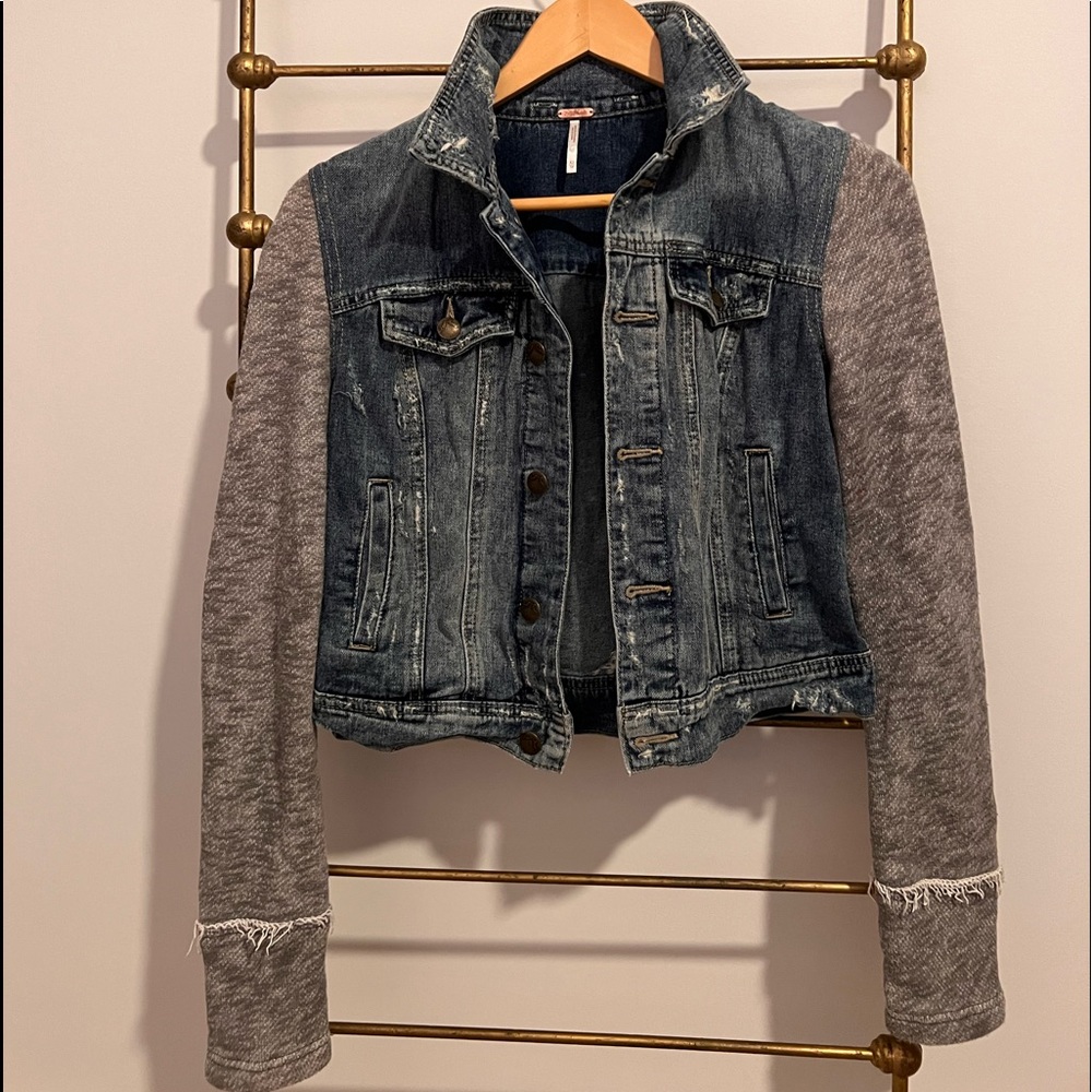 Free People cropped long sleeve denim distressed jacket XS